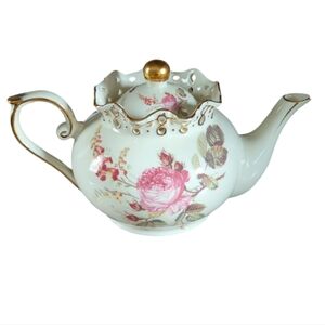 Beautiful Royal Elfreda Blushing Beauty Teapot